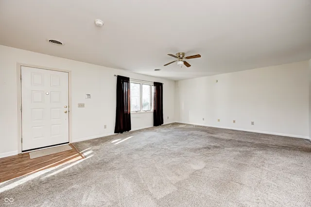 $219,900 | 1711 Lafayette Avenue, Unit 8, Lebanon, IN 46052