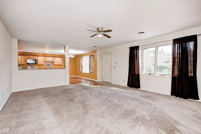 $219,900 | 1711 Lafayette Avenue, Unit 8, Lebanon, IN 46052