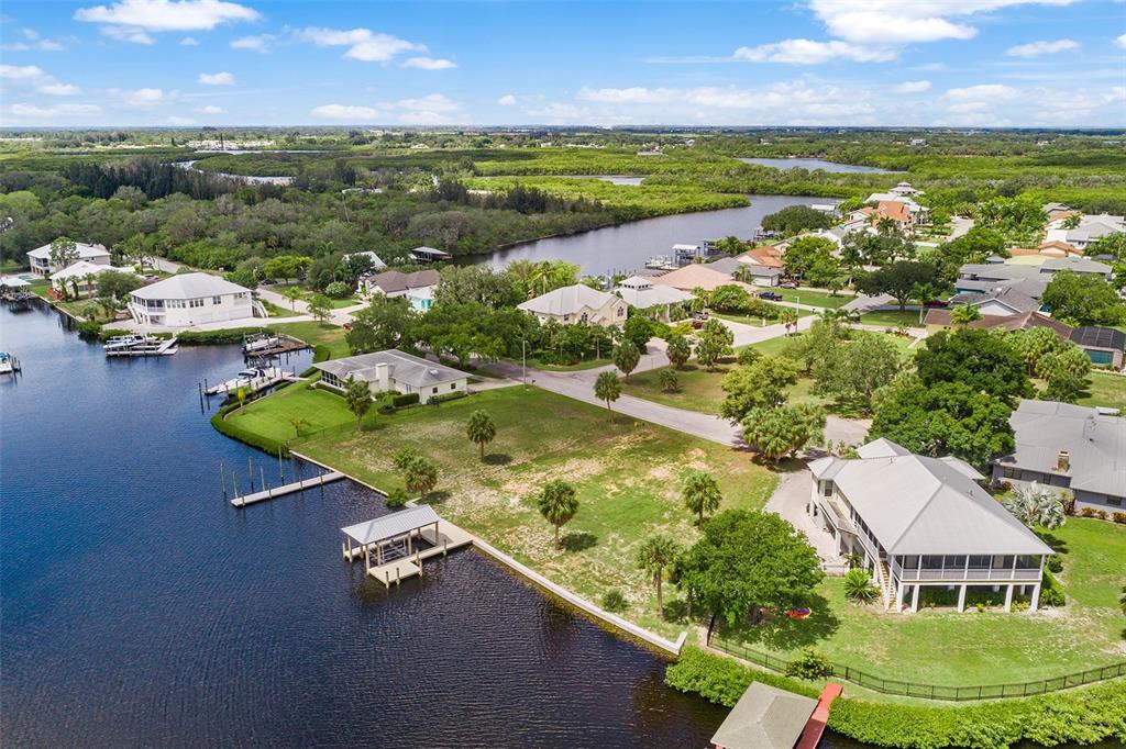 304 14th Street Southwest Ruskin, FL 33570 - Photo 13 of 15