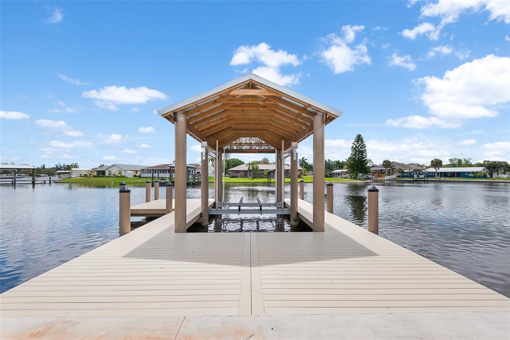 304 14th Street Southwest Ruskin, FL 33570 - Photo 6 of 15