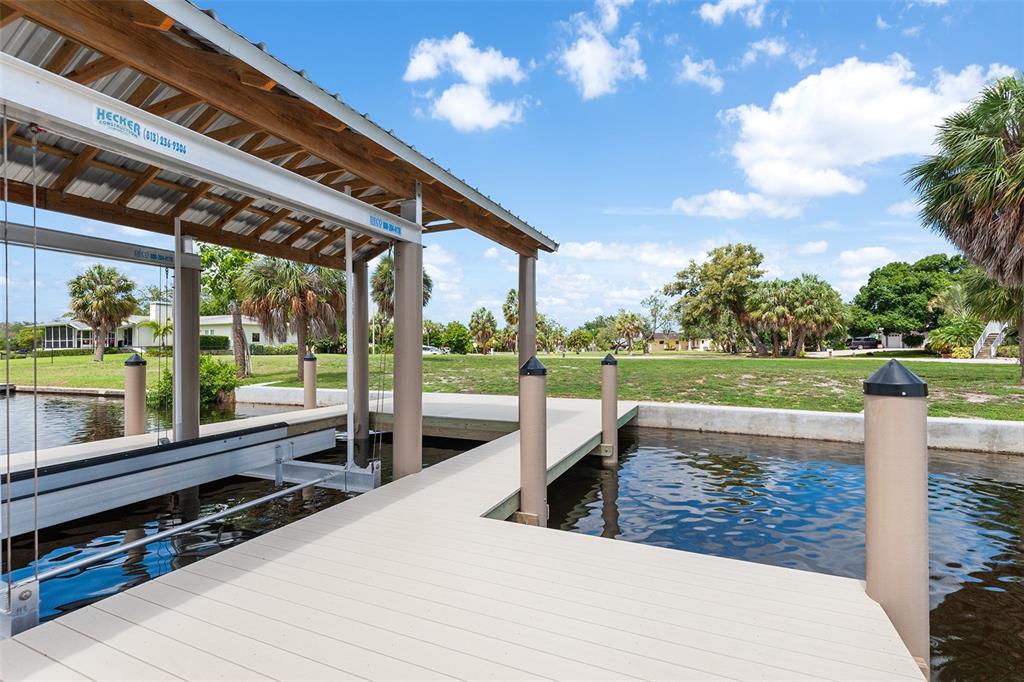 304 14th Street Southwest Ruskin, FL 33570 - Photo 7 of 15