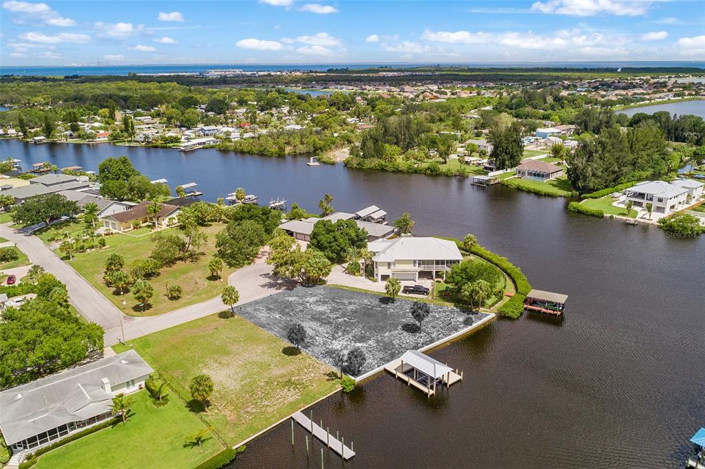 304 14th Street Southwest Ruskin, FL 33570 - Photo 9 of 15