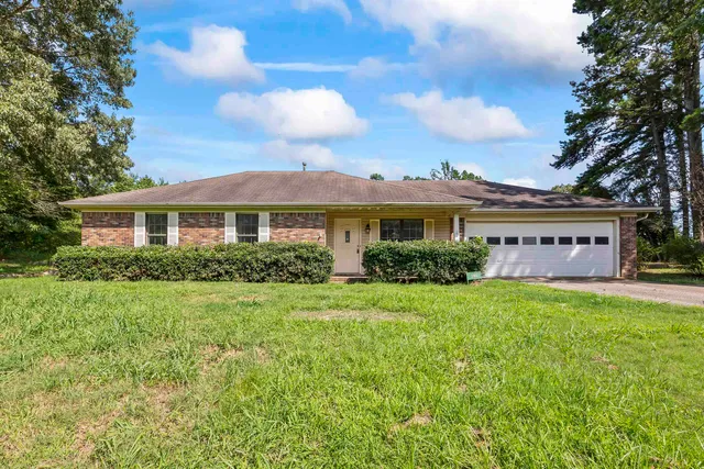 $175,000 | 290 Fairway Drive, Saulsbury, TN 38067