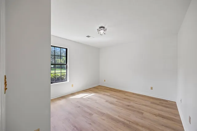 $165,000 | 290 Fairway Drive, Saulsbury, TN 38067