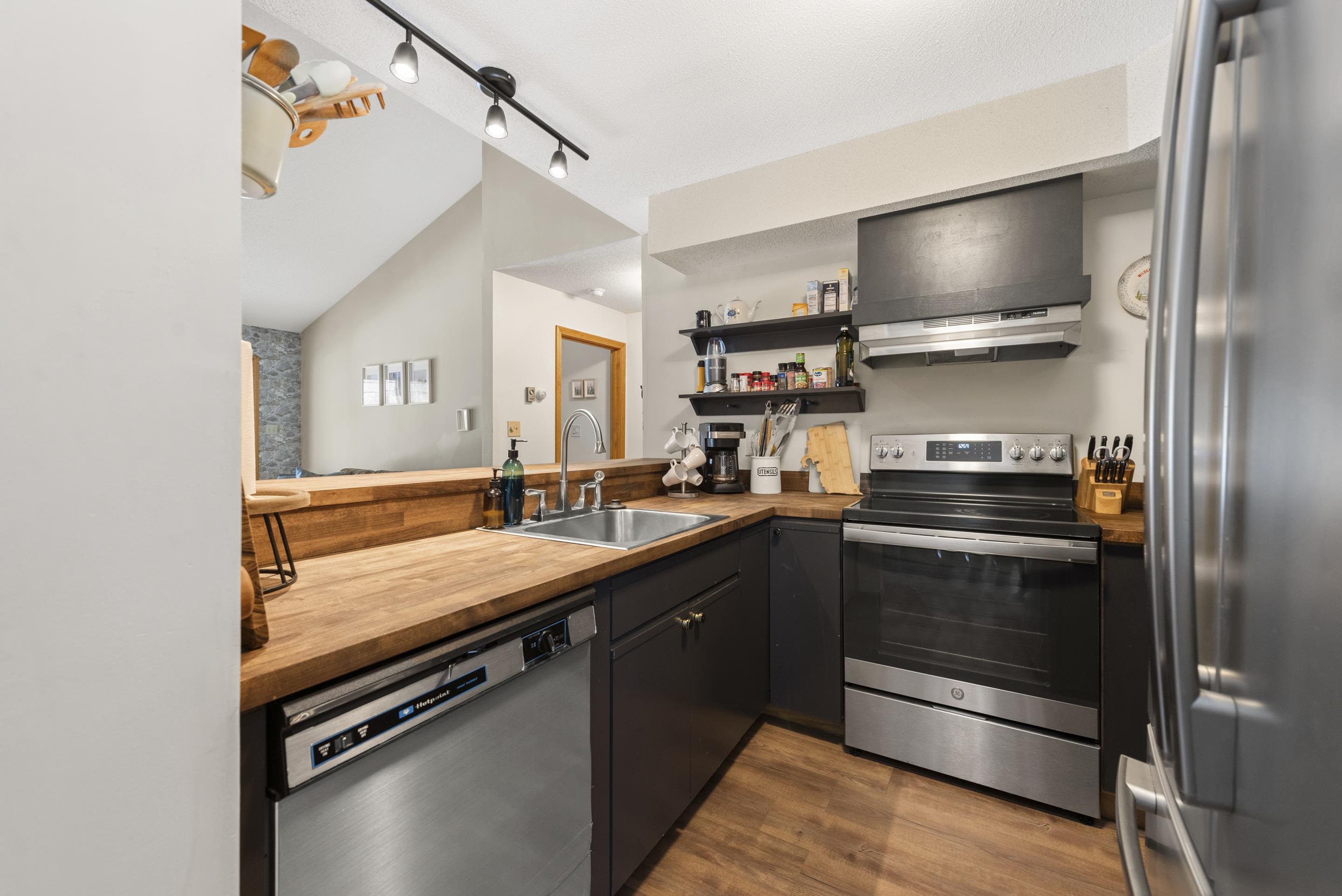 48 Penstock Road, Unit 9 Lincoln, NH 03251 - Photo 6 of 28