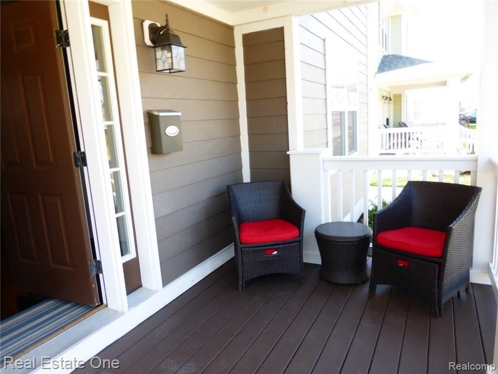 3903 Durham Road Royal Oak, MI 48073 - Photo 35 of 37 Front porch