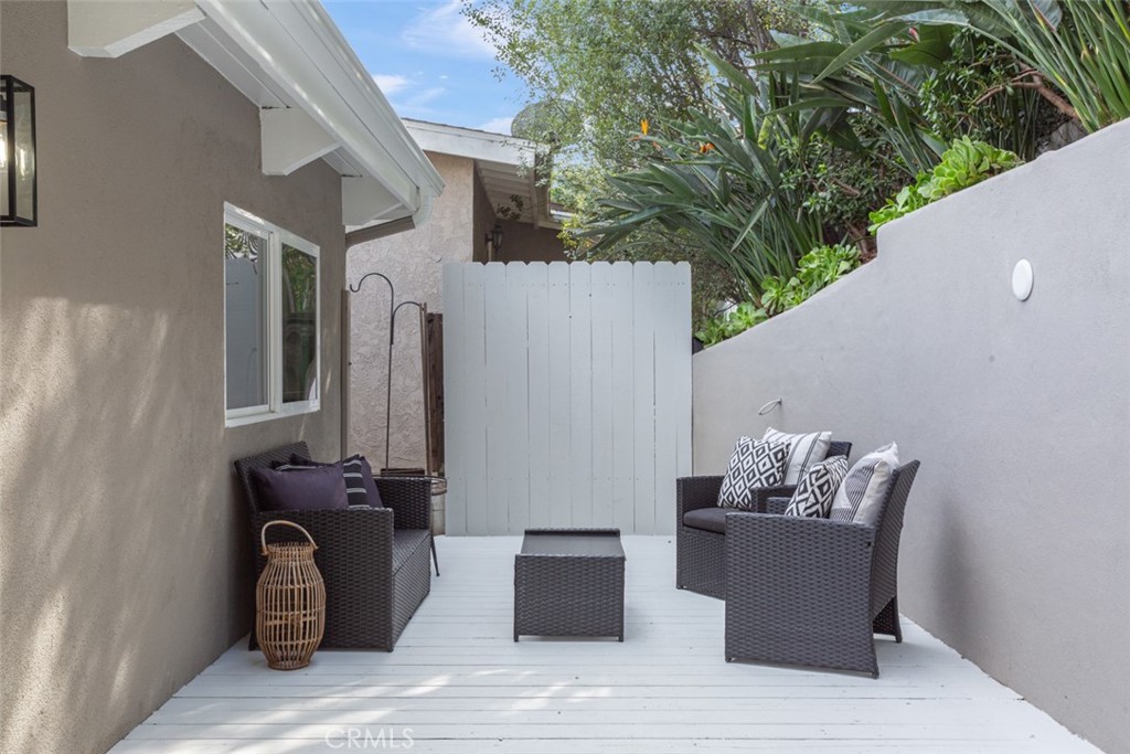 33961 Crystal Lantern Dana Point, CA 92629 - Photo 19 of 28 a room with furniture and a potted plant