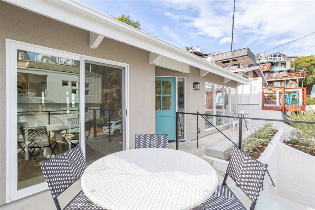 33961 Crystal Lantern Dana Point, CA 92629 - Photo 23 of 28 a very nice looking room with a large window