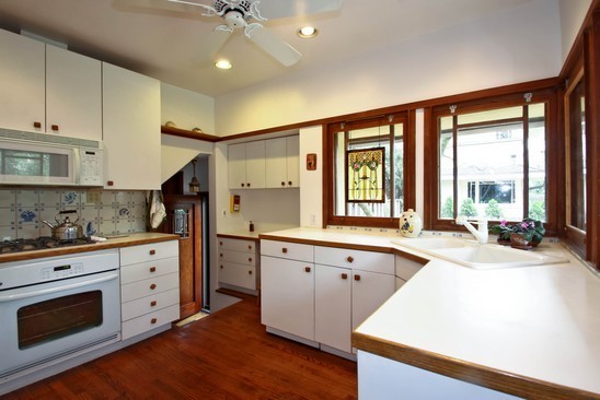 42 Abbotsford Road Winnetka, IL 60093 - Photo 4 of 10