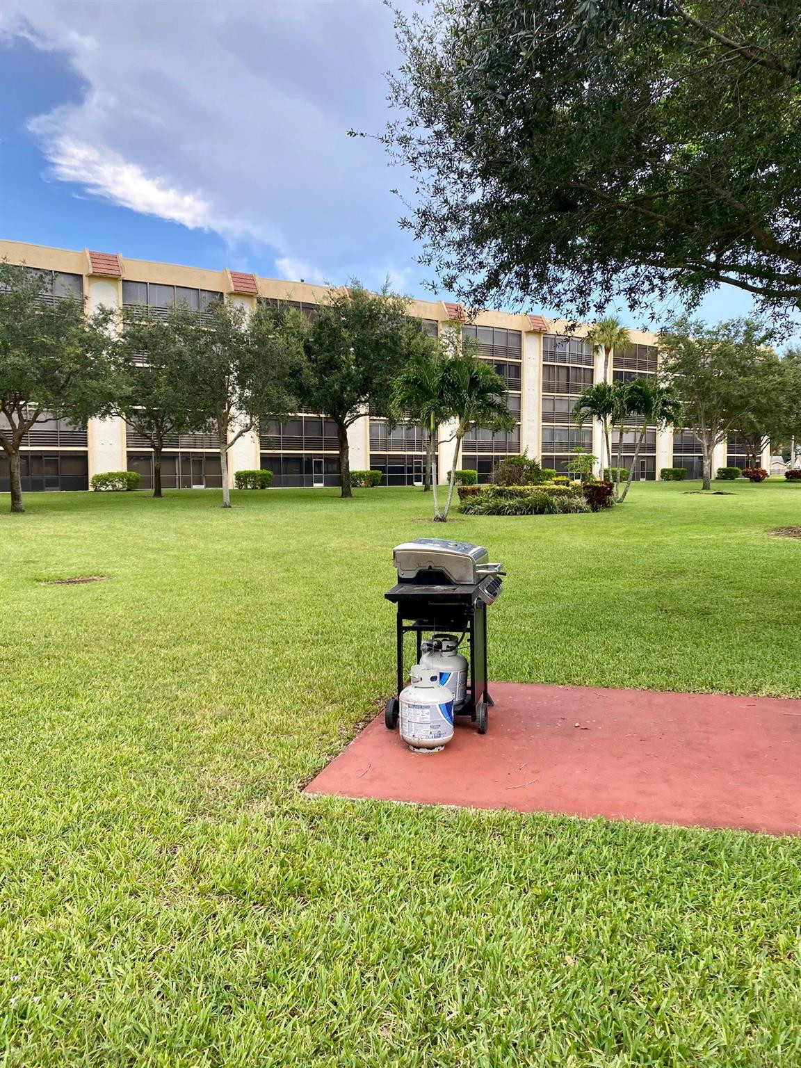9170 Southwest 14th Street, Unit 4509 Boca Raton, FL 33428 - Photo 55 of 57 3 BBQ & Picnic Areas!