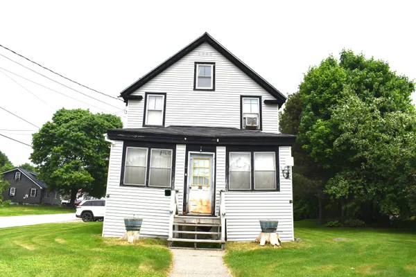 $149,900 | 28 Libby Street, Lincoln, ME 04457