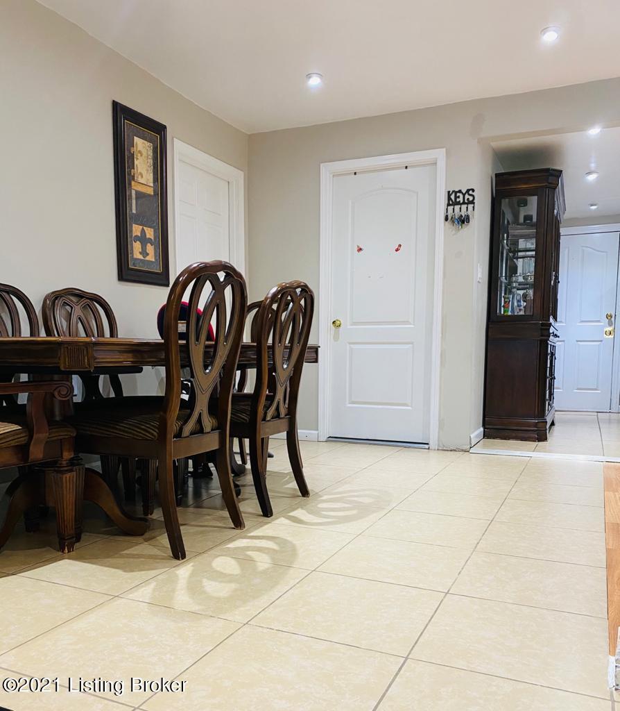 3324 Farnsley Road Louisville, KY 40216 - Photo 5 of 56 DINING ROOM