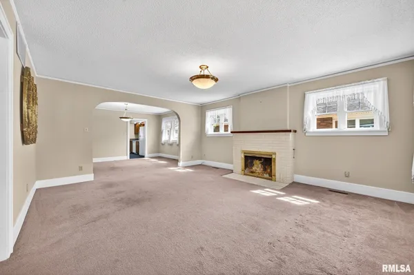 $170,000 | 1061 Brown Avenue, Galesburg, IL 61401