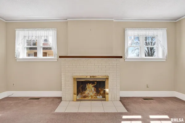 $170,000 | 1061 Brown Avenue, Galesburg, IL 61401