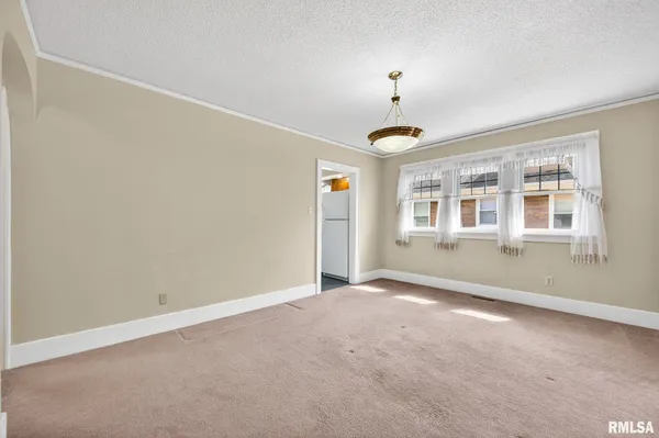 $170,000 | 1061 Brown Avenue, Galesburg, IL 61401