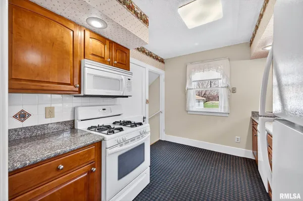 $170,000 | 1061 Brown Avenue, Galesburg, IL 61401