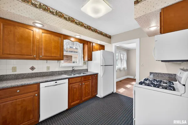 $170,000 | 1061 Brown Avenue, Galesburg, IL 61401