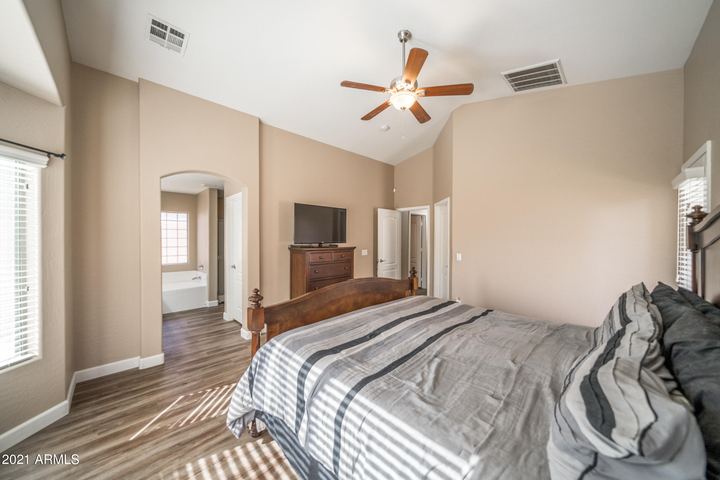 3163 West Tanner Ranch Road Queen Creek, AZ 85144 - Photo 18 of 45 3163 Tanner Ranch - 17Master Bedroom