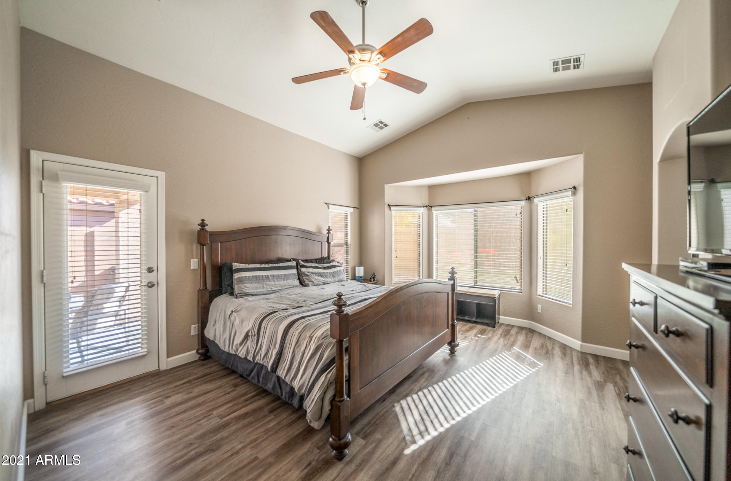 3163 West Tanner Ranch Road Queen Creek, AZ 85144 - Photo 4 of 45 3163 Tanner Ranch - 16Master Bedroom