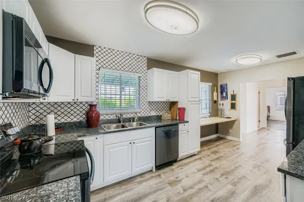 $2,250 | 1711 South 6th Street, Las Vegas, NV 89104