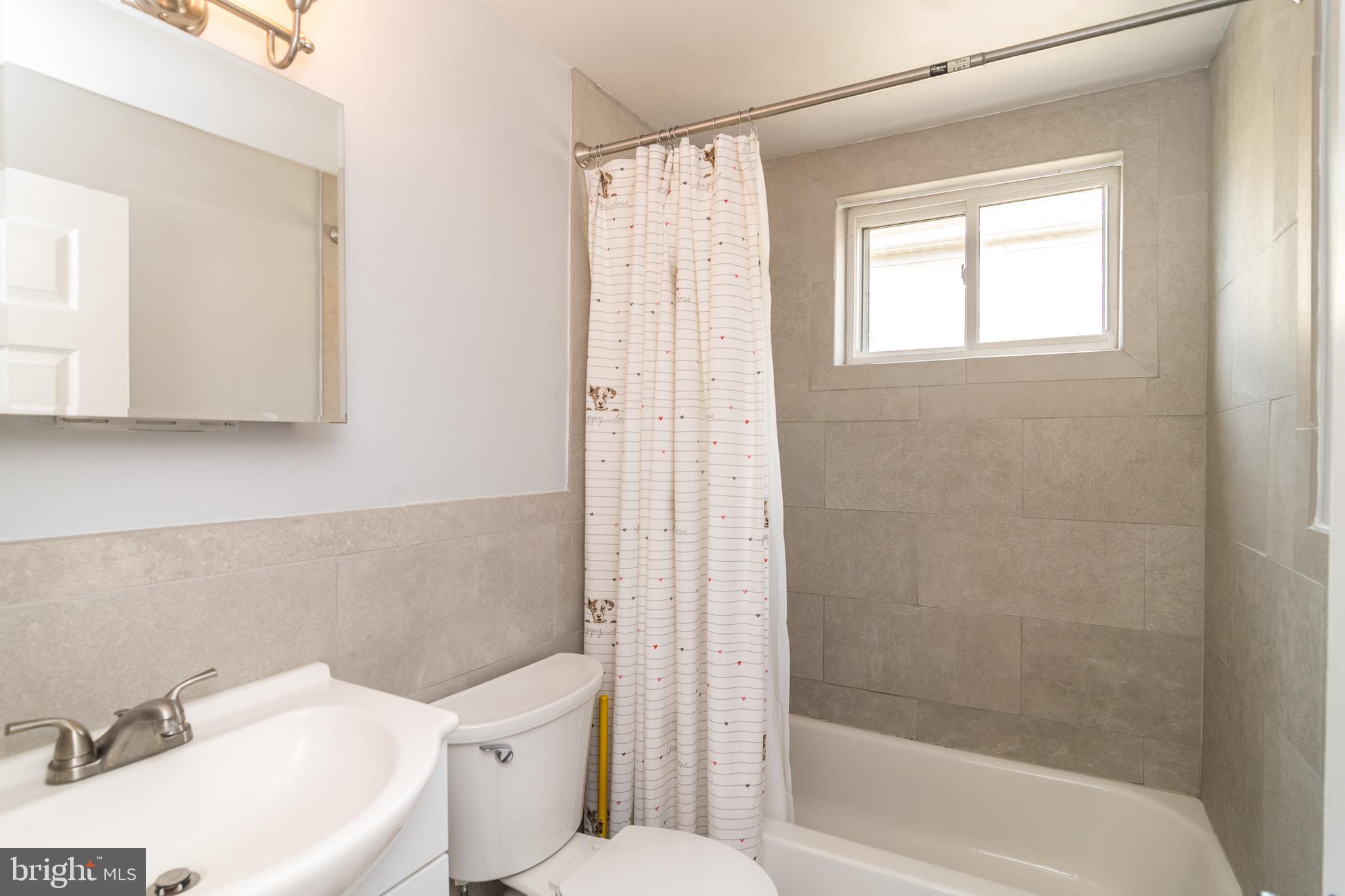 1319 Bruce Road Oreland, PA 19075 - Photo 9 of 21 Unit D Bathroom