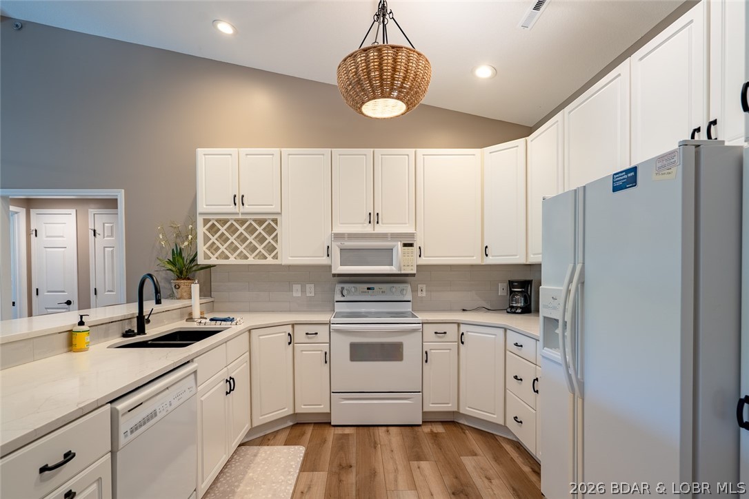 611 Lays Days Road, Unit R8 Osage Beach, MO 65065 - Photo 11 of 35
