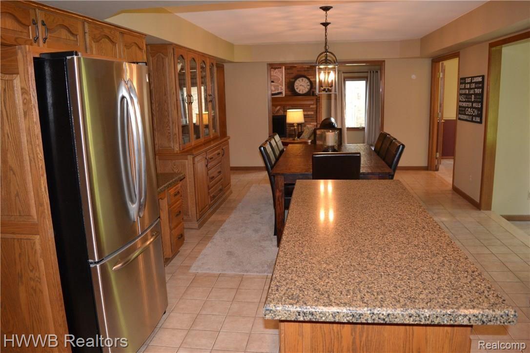 3483 Rocky Crest Court Rochester, MI 48306 - Photo 16 of 60 Kitchen to Breakfast Room