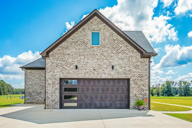 $649,900 | 380 Big Oak Road, Minor Hill, TN 38473