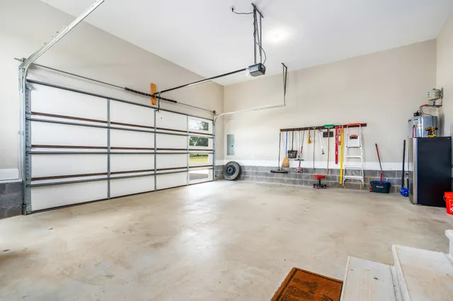 $649,900 | 380 Big Oak Road, Minor Hill, TN 38473