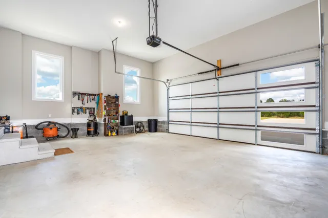 $649,900 | 380 Big Oak Road, Minor Hill, TN 38473