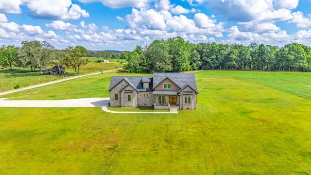 $649,900 | 380 Big Oak Road, Minor Hill, TN 38473