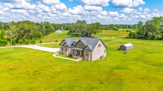 $649,900 | 380 Big Oak Road, Minor Hill, TN 38473