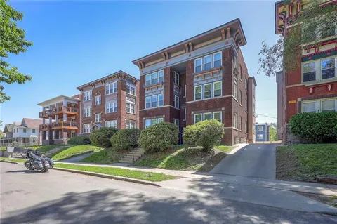 $1,740,000 | 4017-4023 Harrison Street, Kansas City, MO 64110
