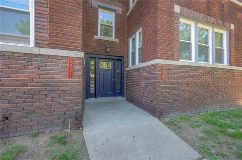 $1,740,000 | 4017-4023 Harrison Street, Kansas City, MO 64110