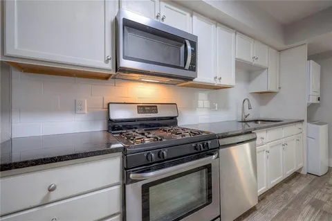 $1,740,000 | 4017-4023 Harrison Street, Kansas City, MO 64110