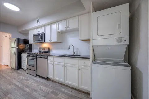 $1,740,000 | 4017-4023 Harrison Street, Kansas City, MO 64110