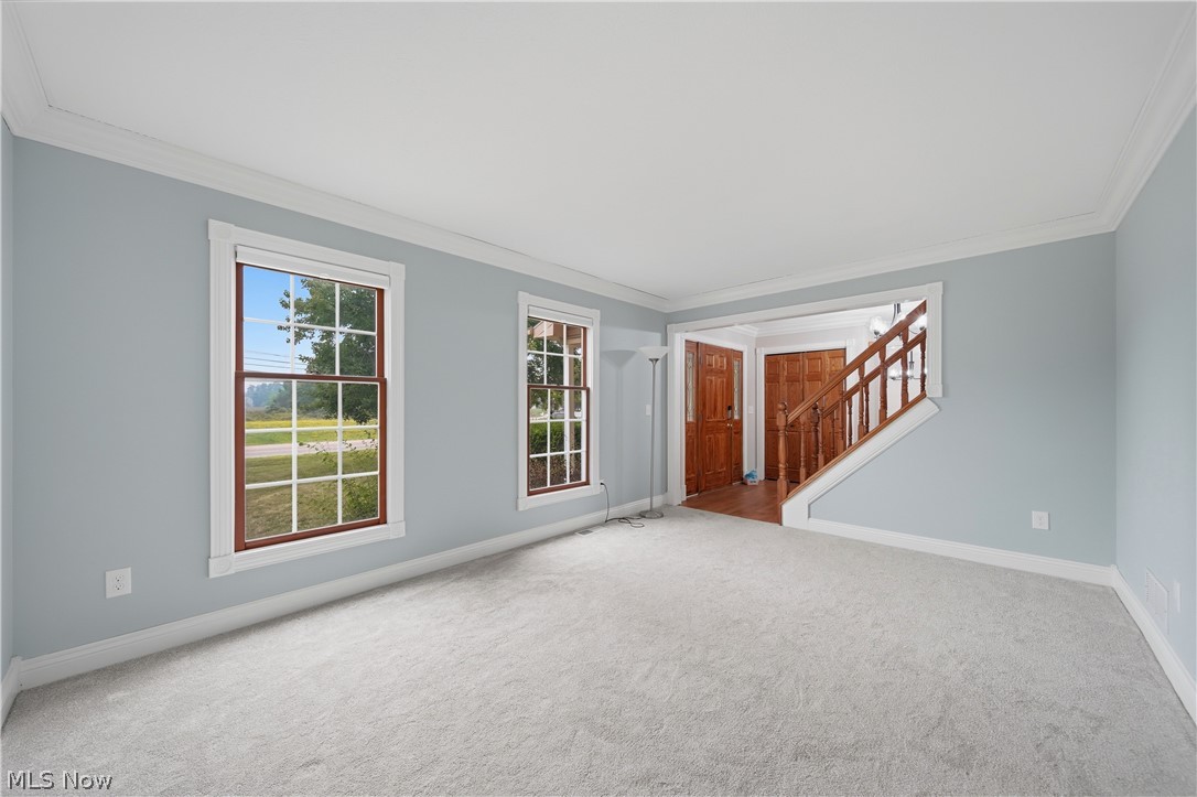 4764 Young Road Stow, OH 44224 - Photo 7 of 41 Living room looking into foyer