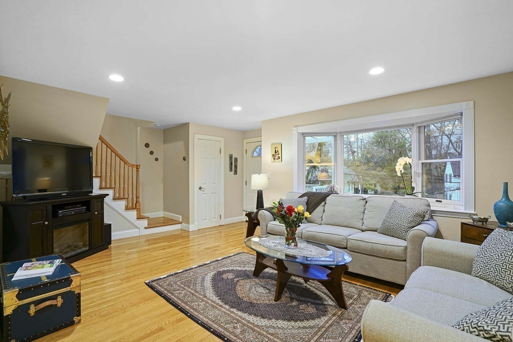 48 Thurston Road, Unit 48 Newton, MA 02464 - Photo 3 of 27 Gallery Image 3