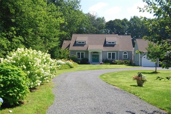 1136 Drift Road Westport, MA 02790 - Photo 4 of 25 Gallery Image 4