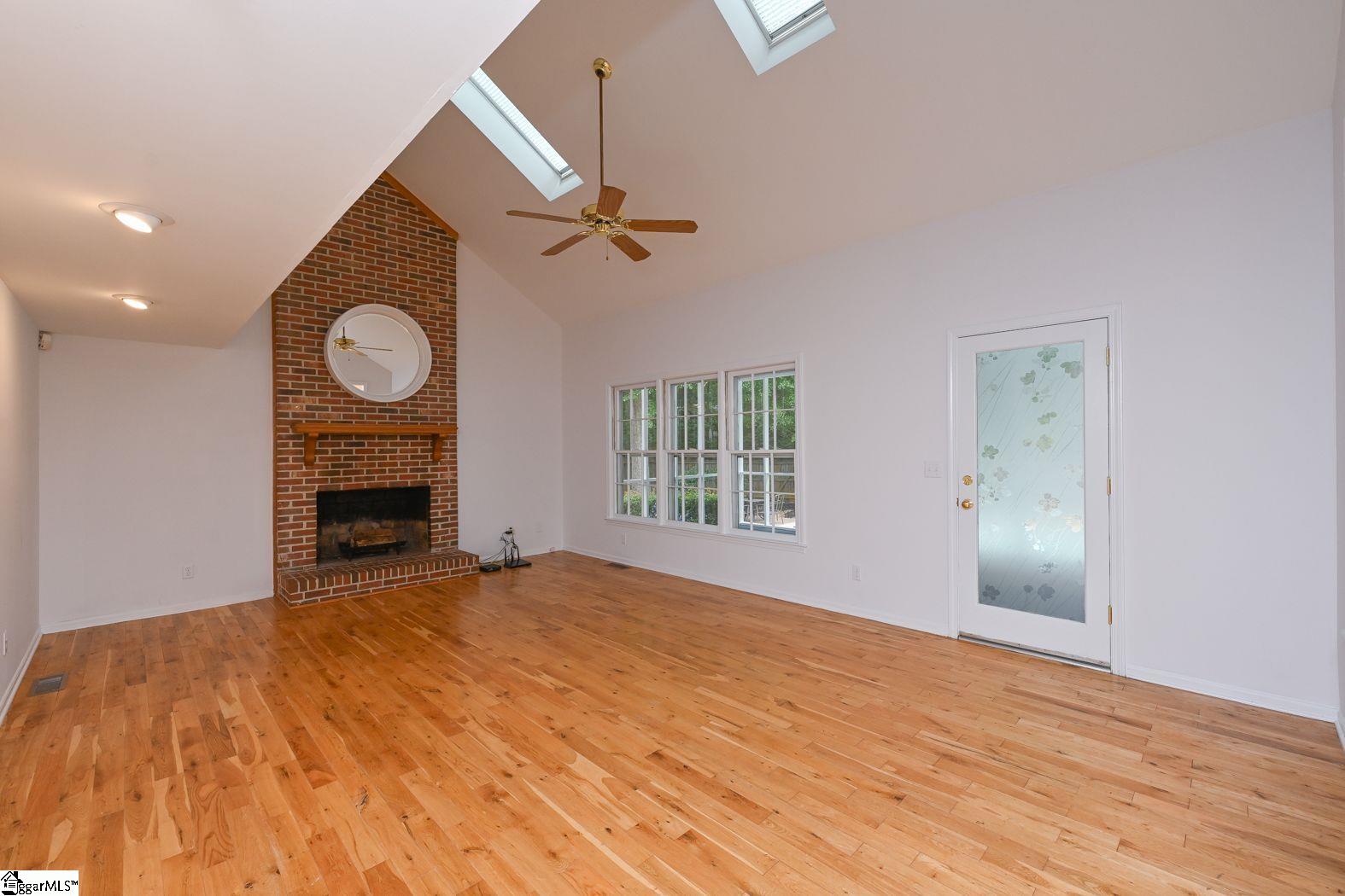 904 East Silverleaf Street Greer, SC 29650 - Photo 14 of 34 Gallery Image 14