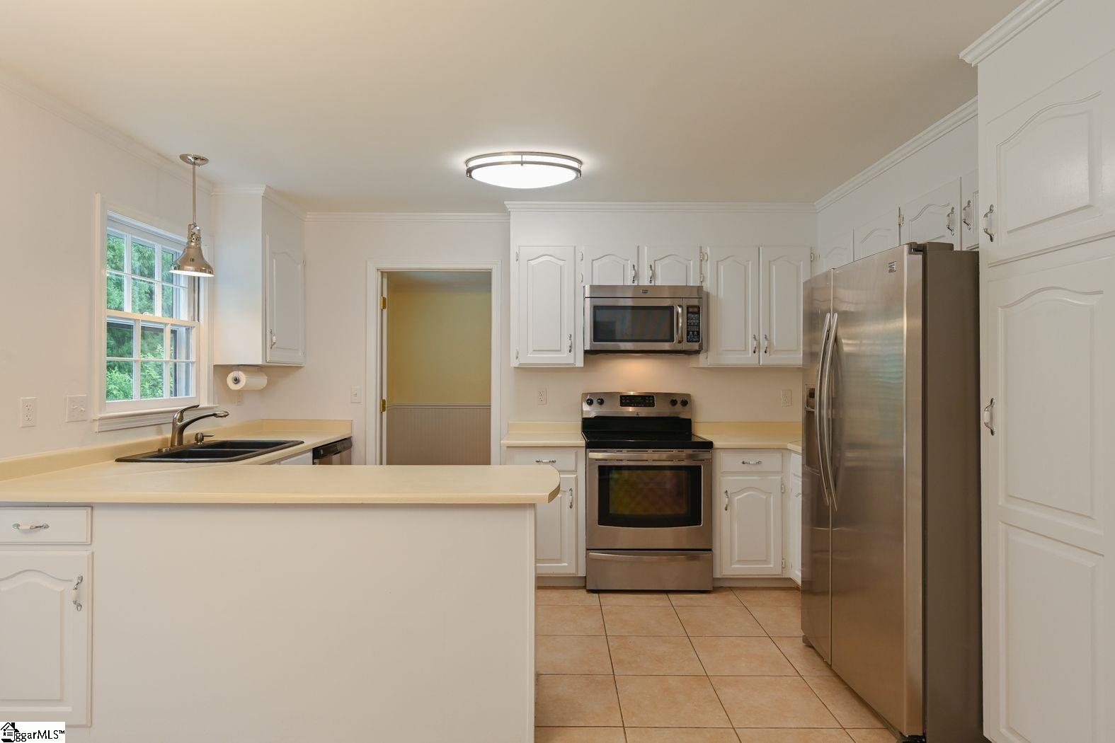 904 East Silverleaf Street Greer, SC 29650 - Photo 7 of 34 Gallery Image 7