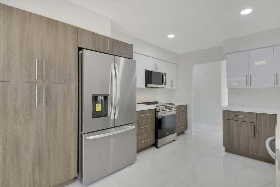 21210 Escondido Way Boca Raton, FL 33433 - Photo 14 of 38 20231102181732991603000000-o