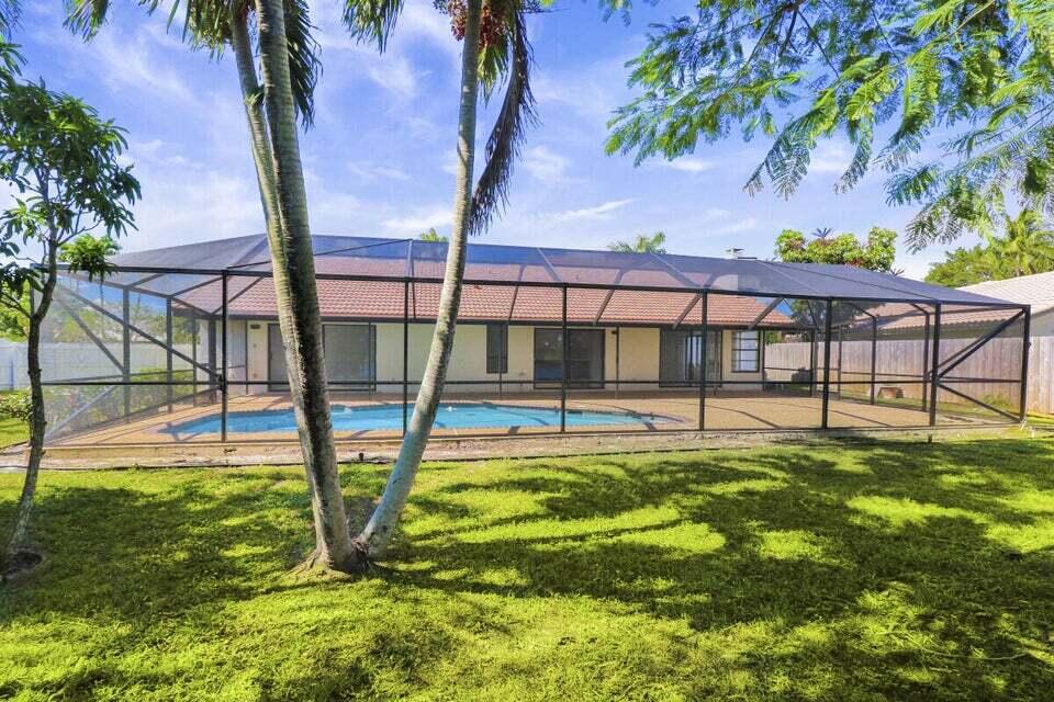 21210 Escondido Way Boca Raton, FL 33433 - Photo 3 of 38 20231102181719638179000000-o