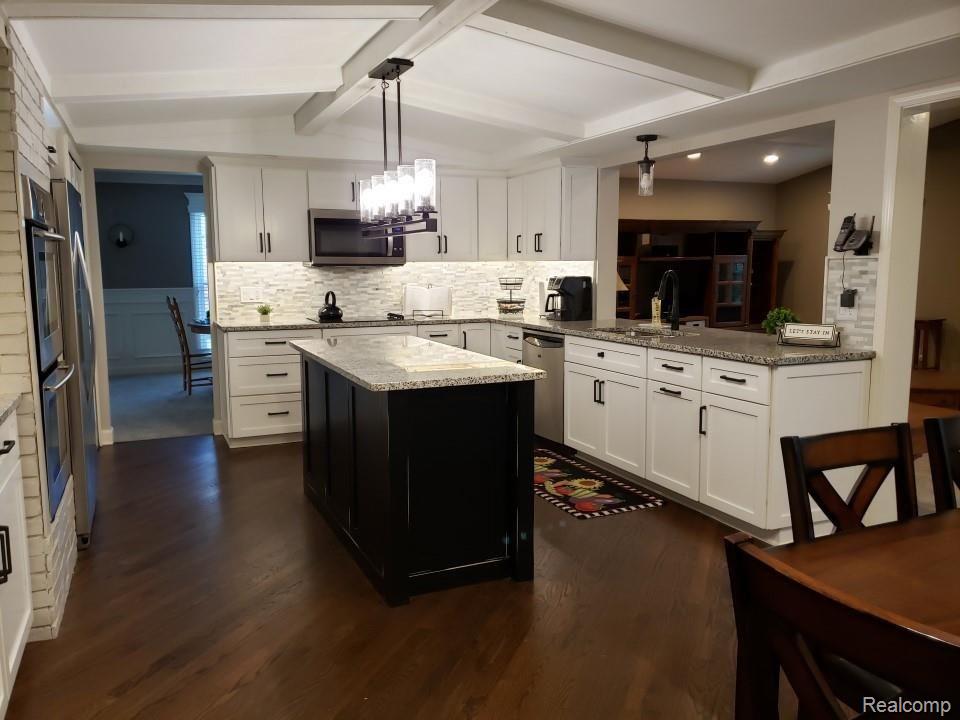 206 Tanglewood Drive Rochester, MI 48309 - Photo 12 of 35 20190519_193348.jpg