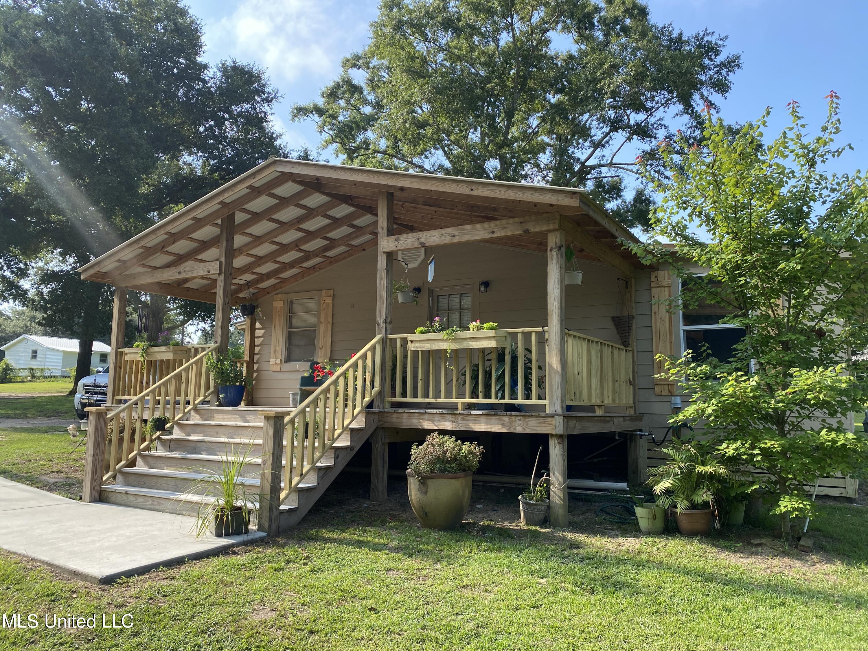 34 Maple Street Lucedale, MS 39452 - Photo 2 of 44 IMG_8122