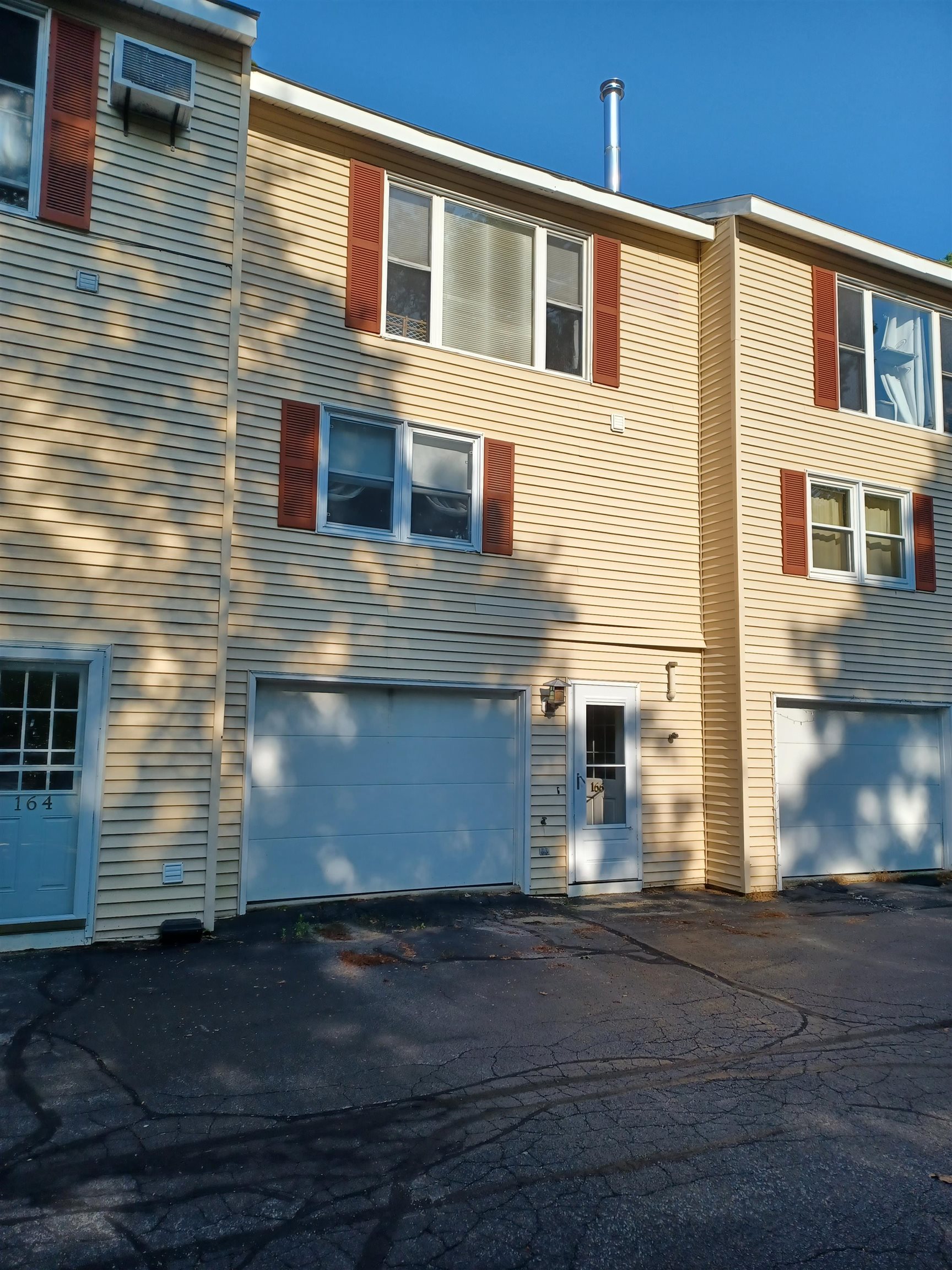 166 Morse Road Manchester, NH 03104 - Photo 1 of 11 Gallery Image 1
