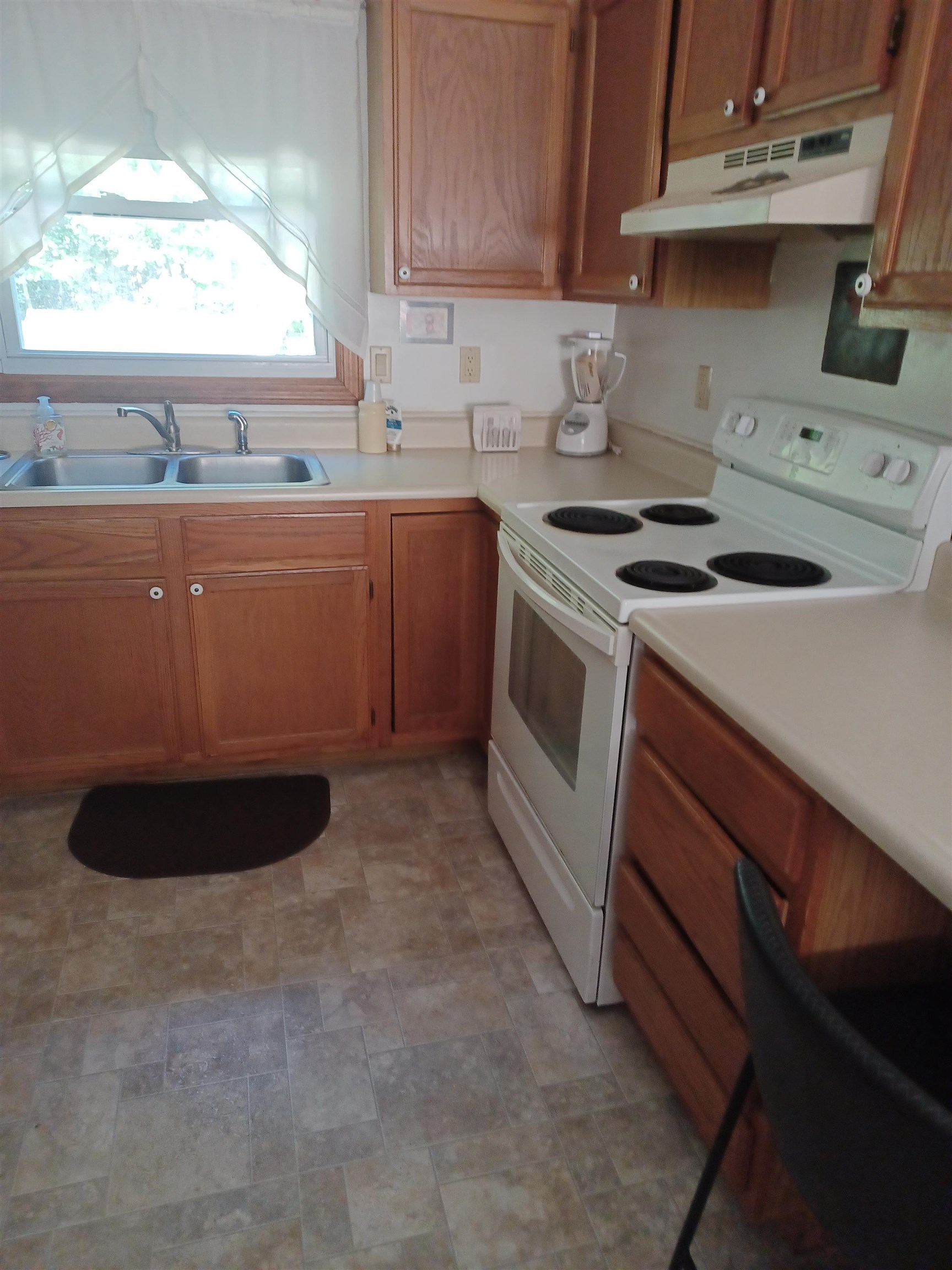 166 Morse Road Manchester, NH 03104 - Photo 4 of 11 Gallery Image 4
