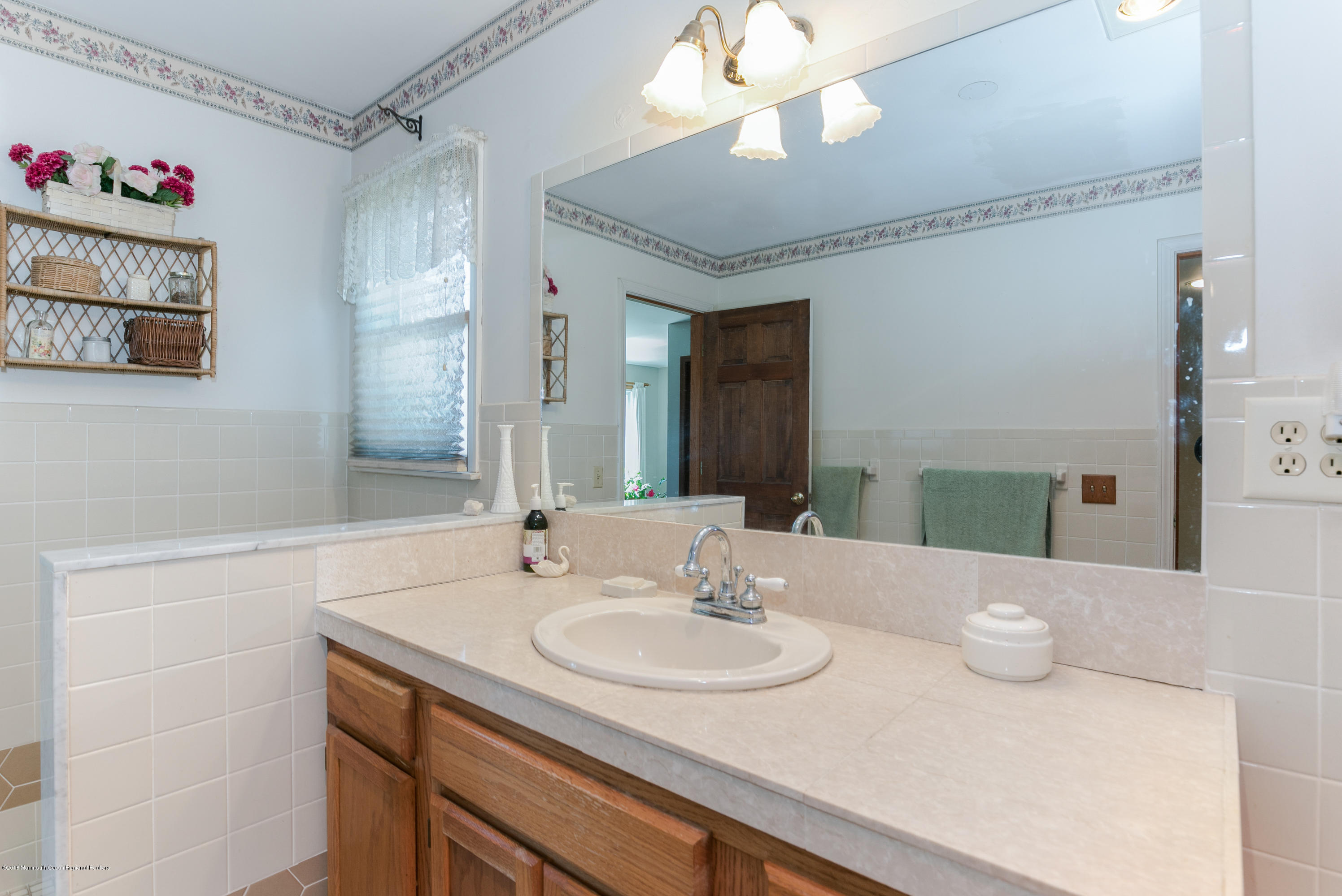 511 Carroll Fox Road Brick, NJ 08724 - Photo 37 of 52 Full Bath Floor Two