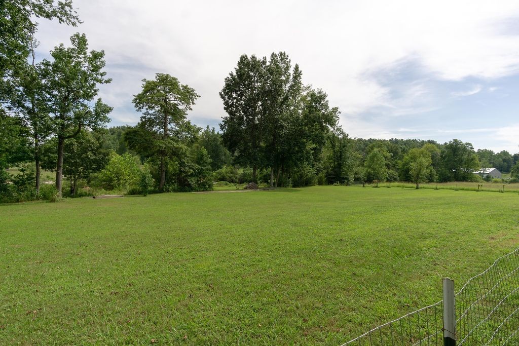 1035 Brushy Road Centerville, TN 37033 - Photo 17 of 23 Gallery Image 17