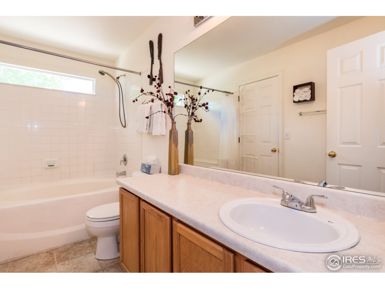 1229 Trail Ridge Road Longmont, CO 80504 - Photo 13 of 25